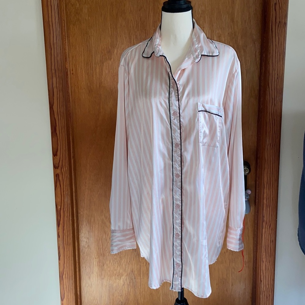 Very pretty nightshirt